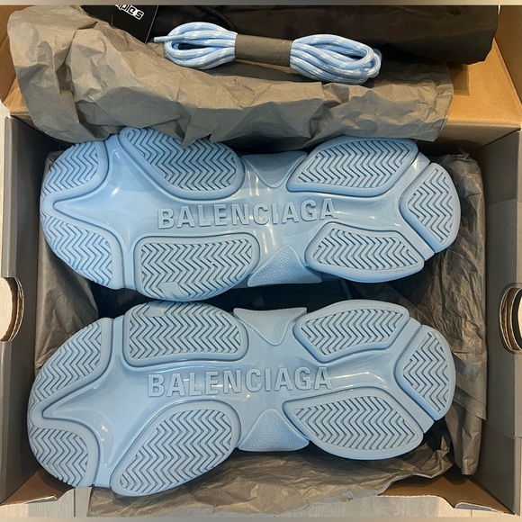 BALENCIAGA Triple S Light Blue - Picture 2 of 5
